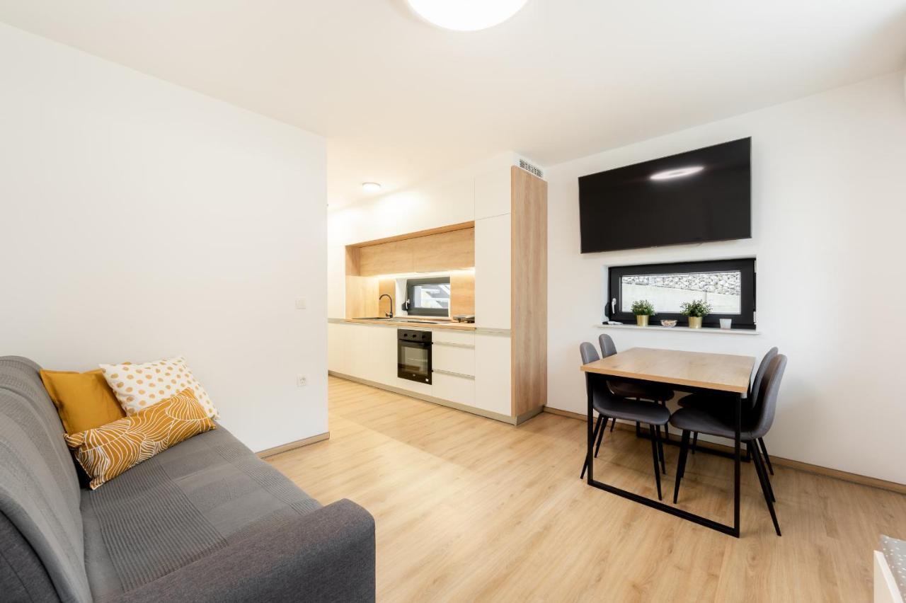 Apartments Gros Radece Exterior photo